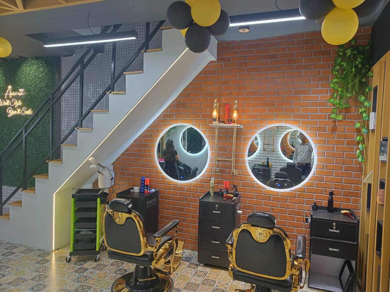 Read more about the article Apsara Unisex Salon Interiors