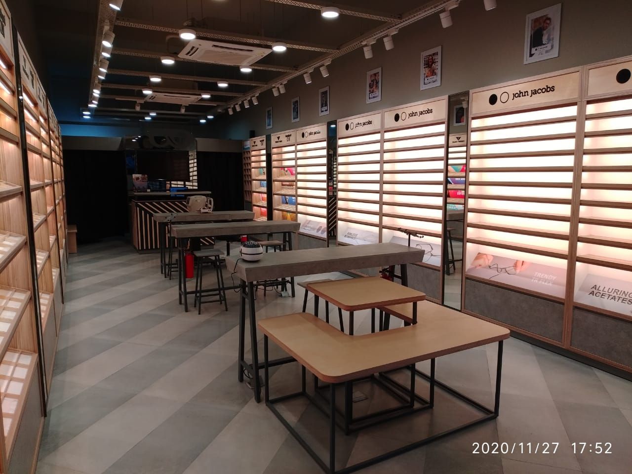 Lenskart – Retail Store Interiors in Gomti Nagar, Lucknow